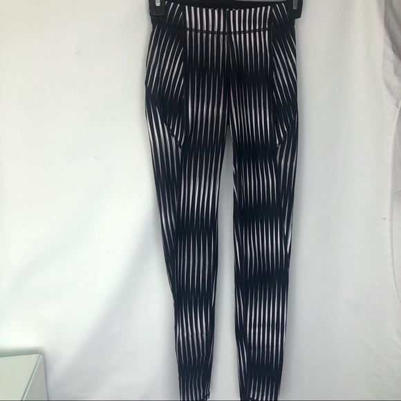 Ivy Park Kaleidoscope Leggings - Picture 3 of 8